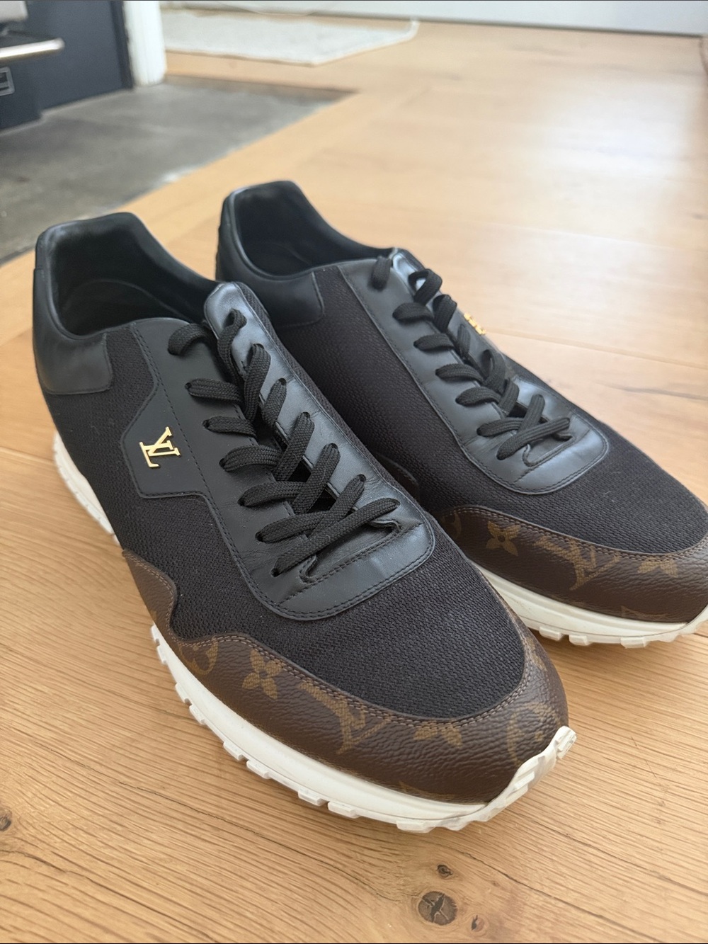 MEN’s Louis Vuitton Black & Brown Monogram Runway Sneakers - Picture 4 of 5